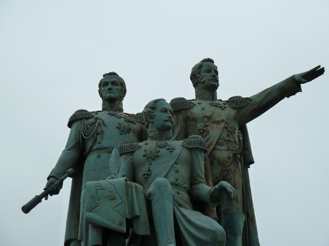 Monument to the Founders of Novorossiysk景点图片