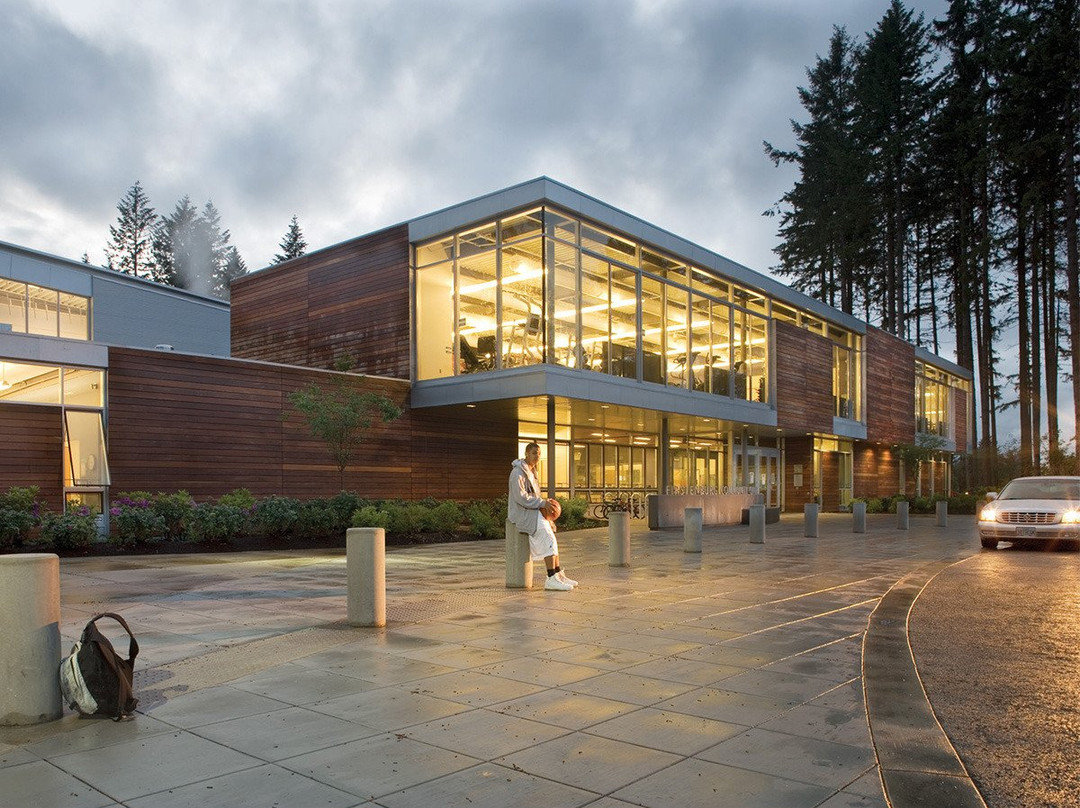 Firstenburg Community Center-温哥华必去景点