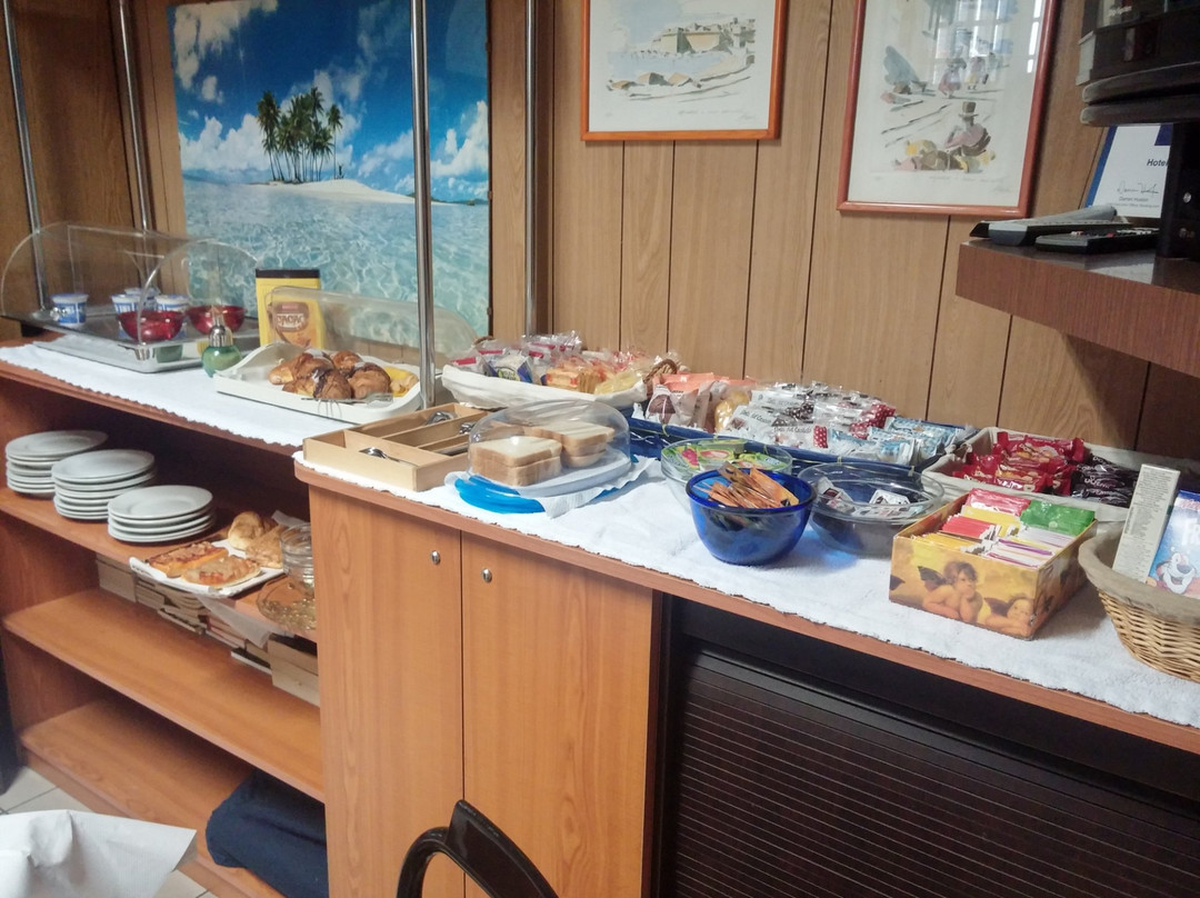 Cadriano酒店住宿-Hotel Tuscolano