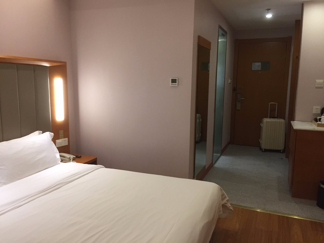 重庆全季酒店解放碑步行街店主图