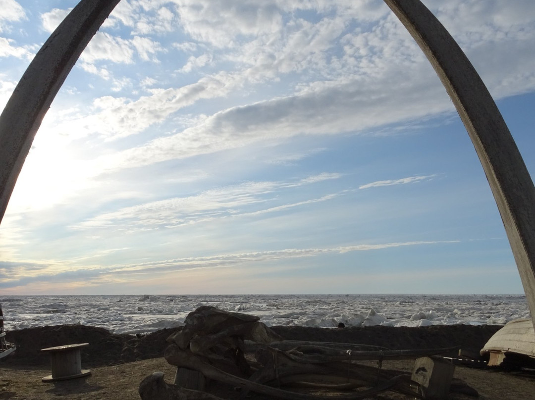 Barrow Beach景点图片