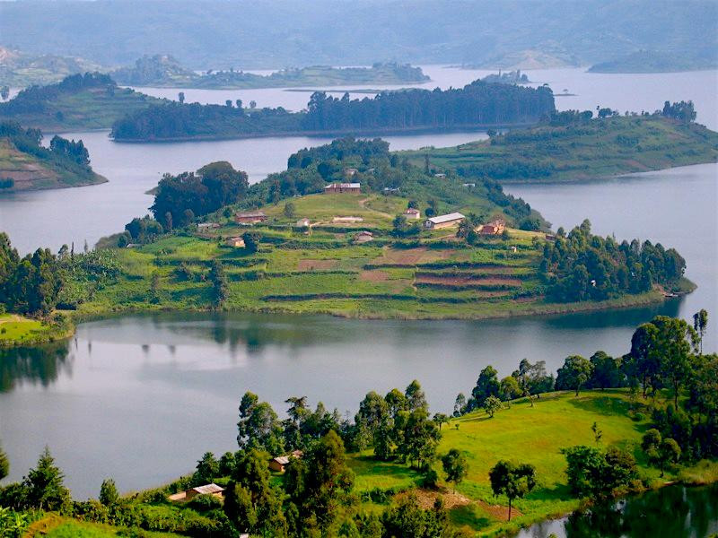 Edirisa on Lake Bunyonyi