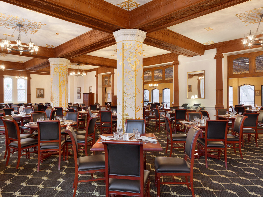 西点军校餐馆和美食-MacArthur's Riverview Restaurant