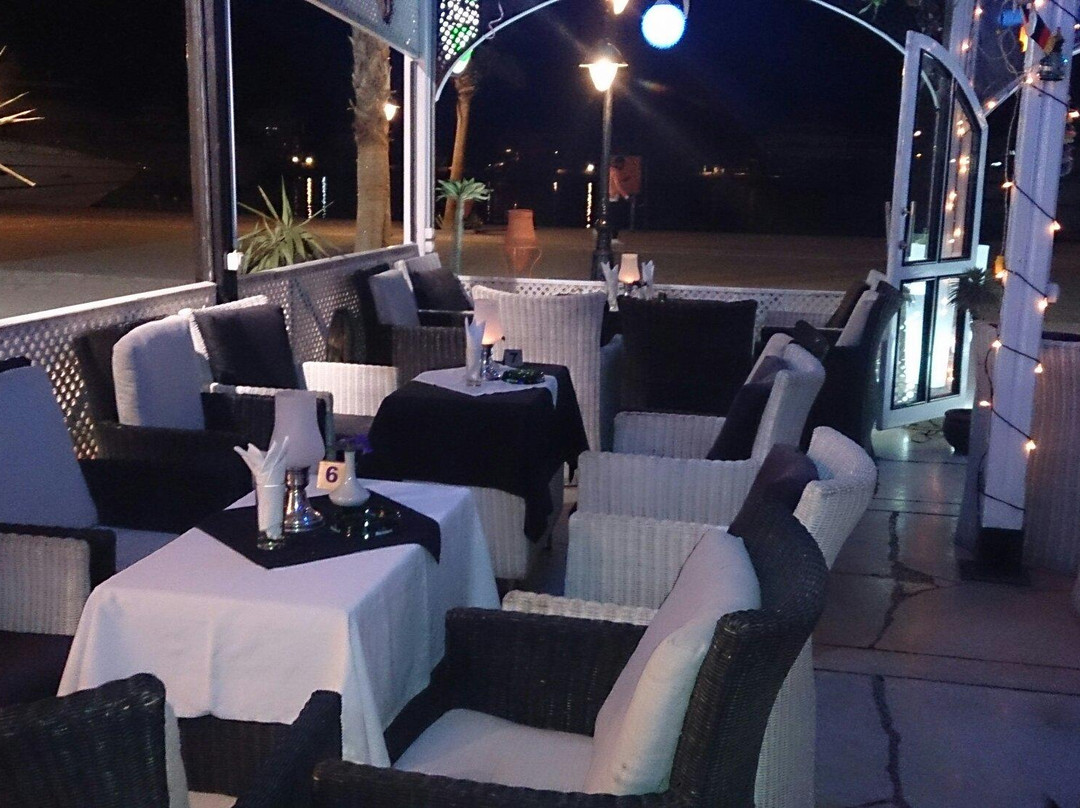 Cafe Berlin and Restaurant