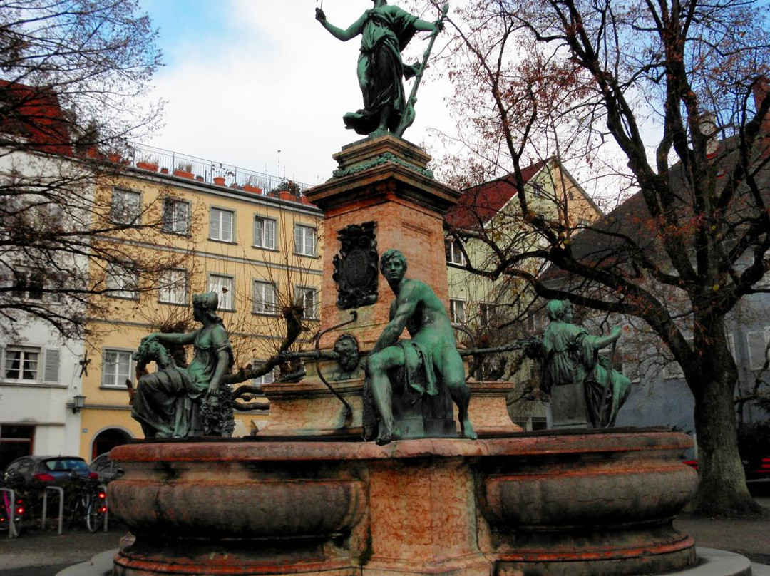 Lindavia-Brunnen-林道必去景点