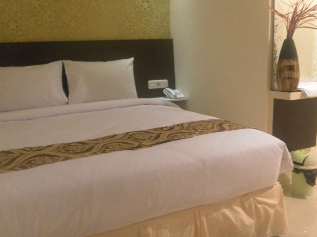 OYO 1702 Harmoni Inn Makassar主图