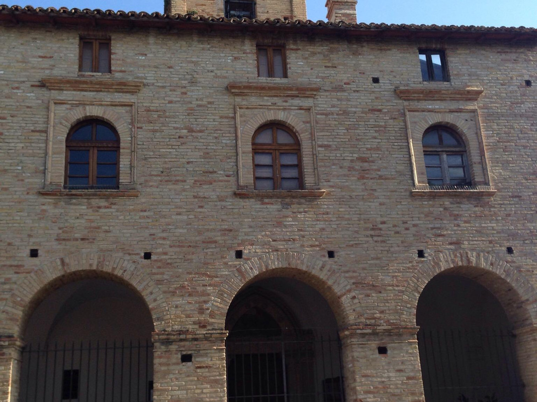 Chiesa di Santa Maria in Piano-Loreto Aprutino必去景点