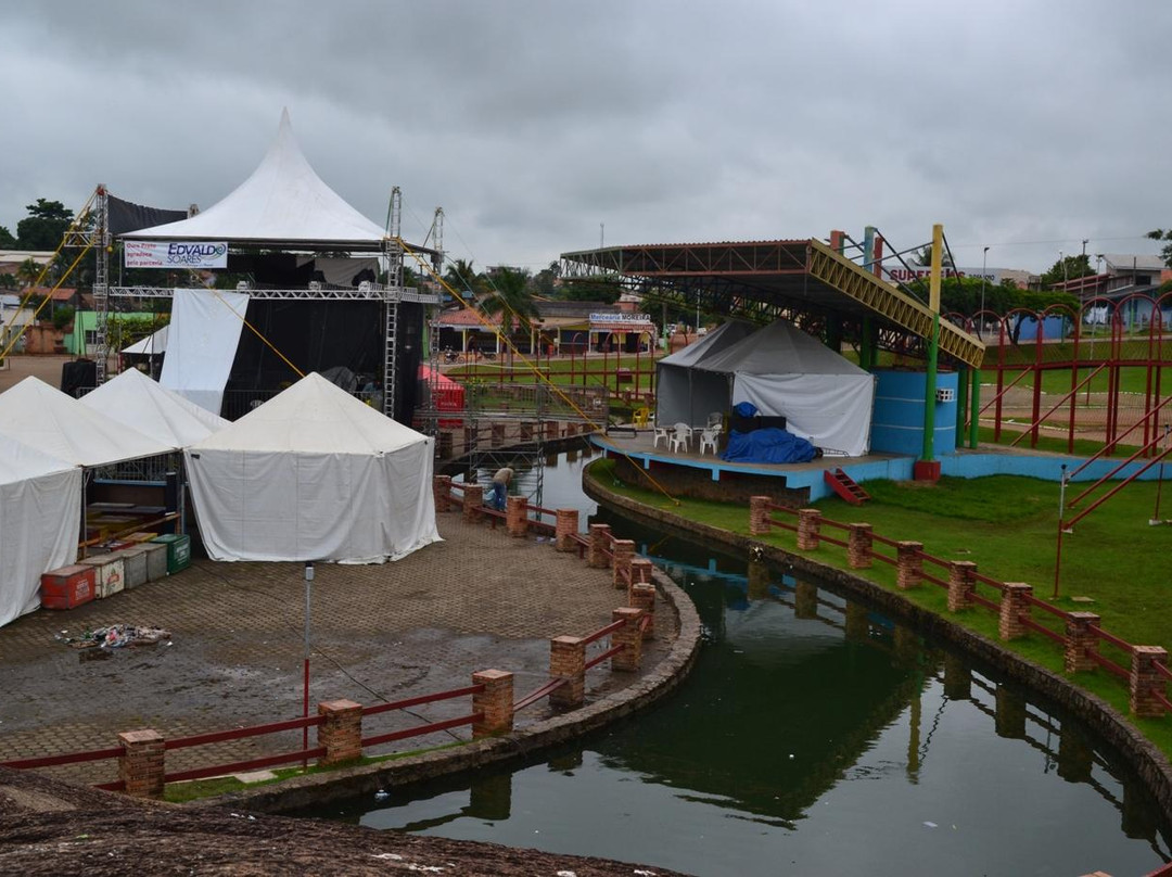 Praça da Liberdade-Ouro Preto Do Oeste必去景点