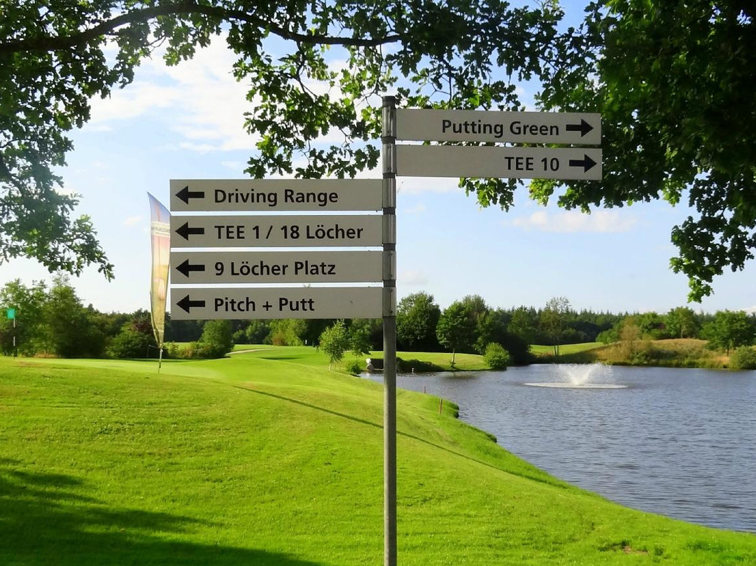 Golf in Hude景点图片