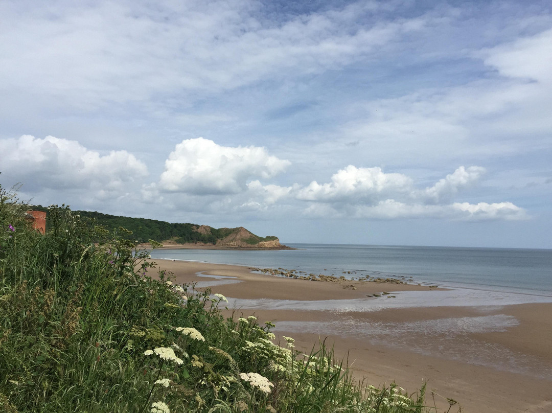 Cayton Bay Beach景点图片
