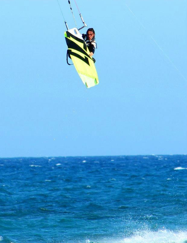 Kahuna Surfhouse Kitesurfing School-Kiti必去景点