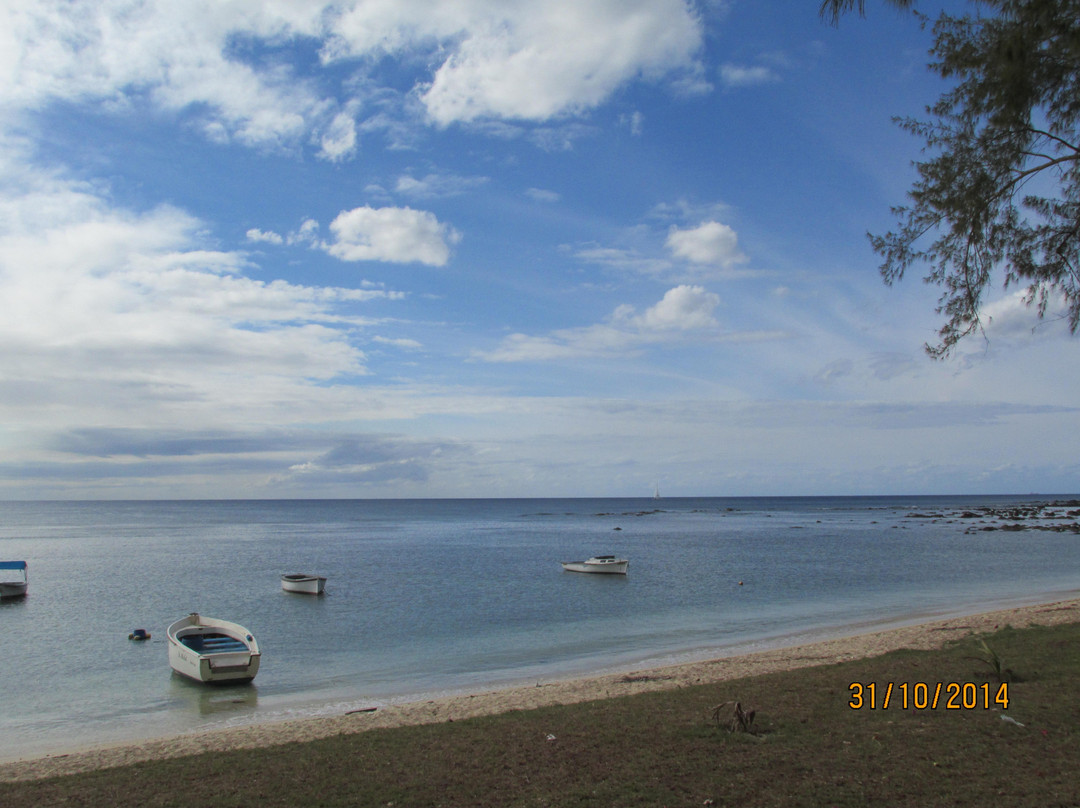 Pointe aux Piments Public Beach景点图片