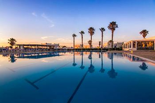 埃俄罗斯海滩酒店