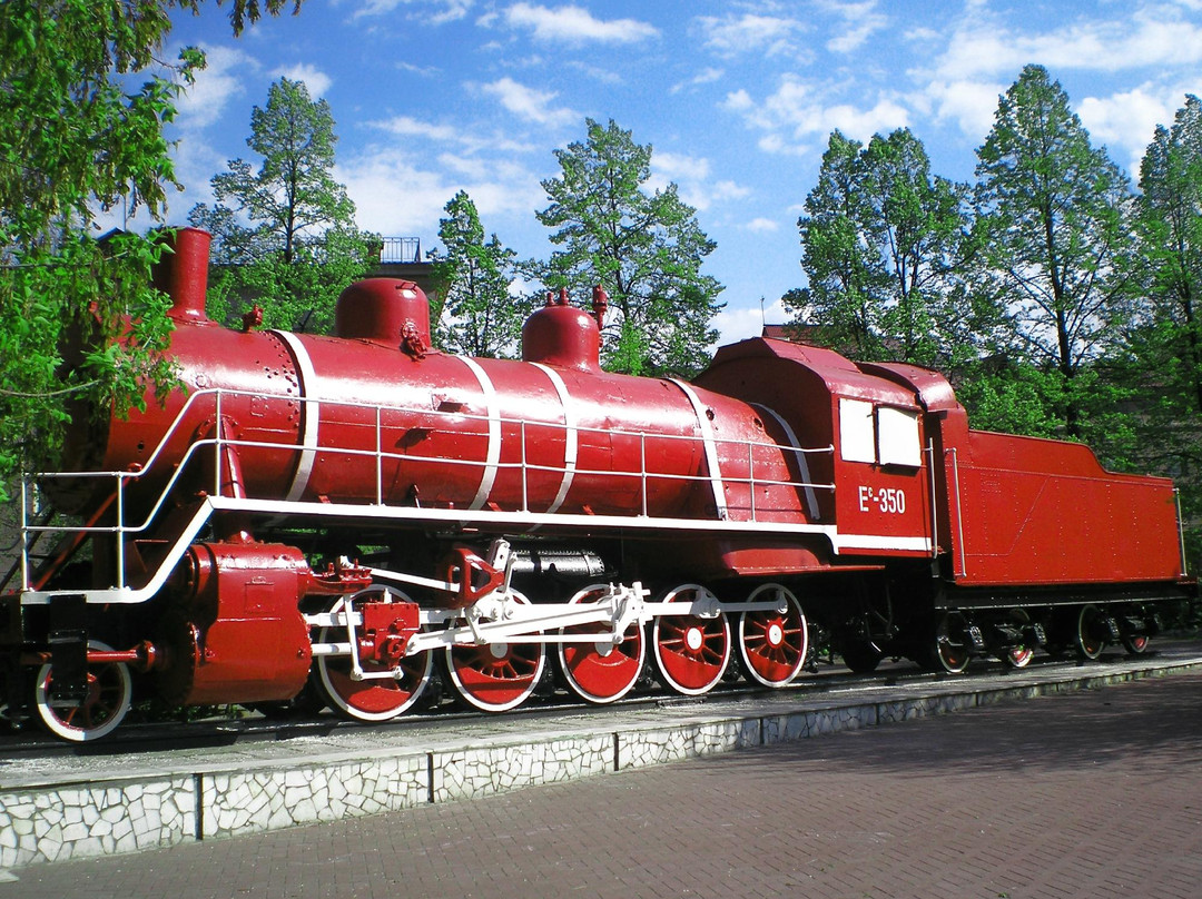 Red Communar Steam Train景点图片