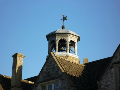 Corsham Almshouses and Schoolroom-科斯罕必去景点