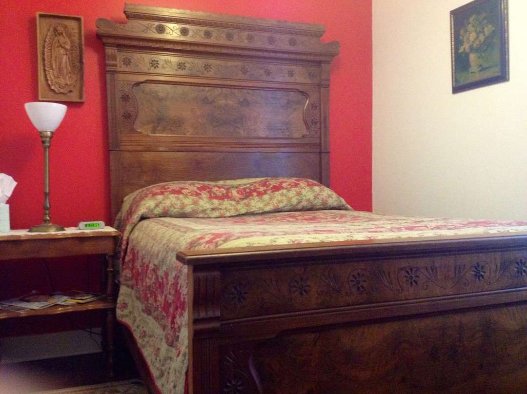 Old Mission House Bed & Breakfast主图