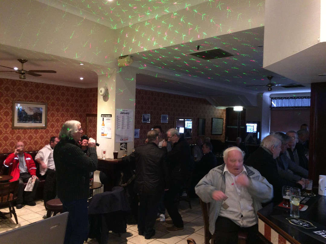 Bishopbriggs旅游景点-Shevlanes Bar