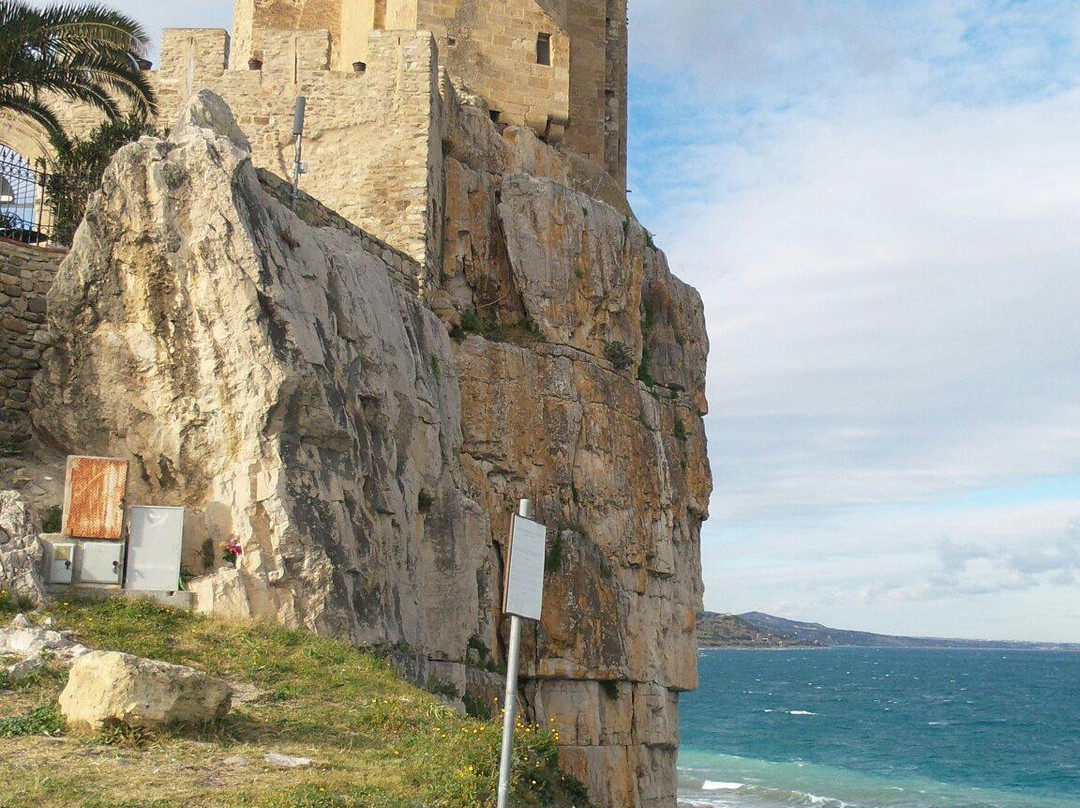 L'Antico Granaio Sotto il Castello Federiciano-Roseto Capo Spulico必去景点