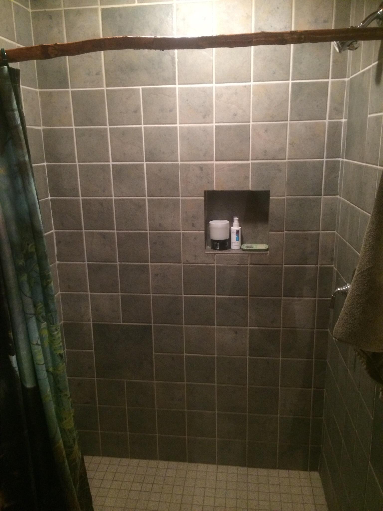 Bear Necessities B&B-浴室