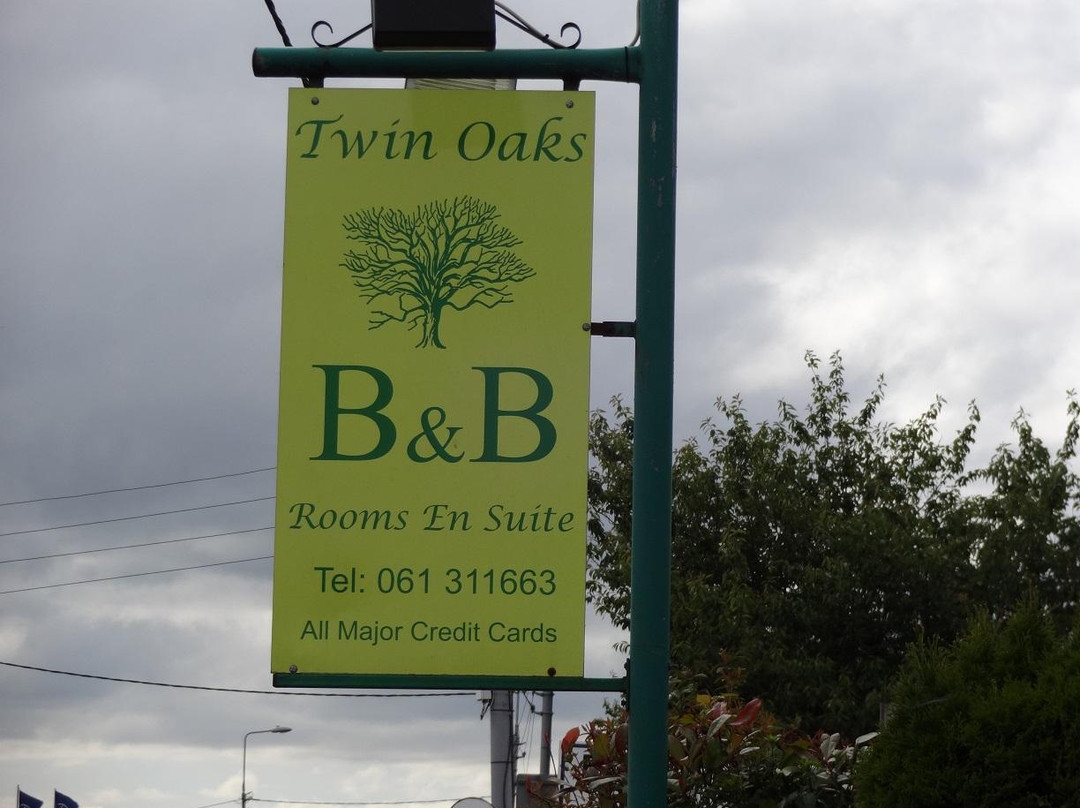 Twin Oaks B&B主图