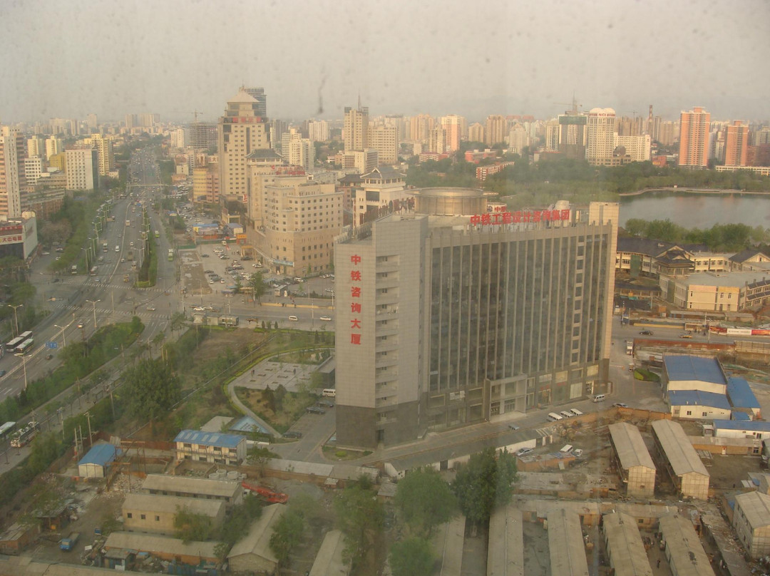 尼斯国际大酒店主图