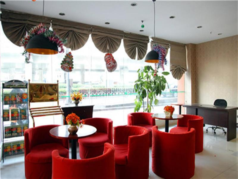 格林豪泰上海赤峰路地铁站商务酒店主图