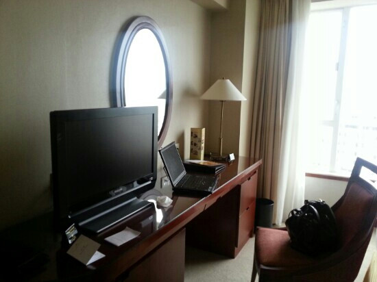 巴黎半岛酒店主图