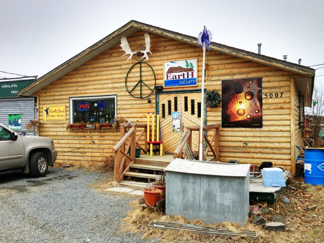 Down to Earth Gallery-黄刀镇必去景点