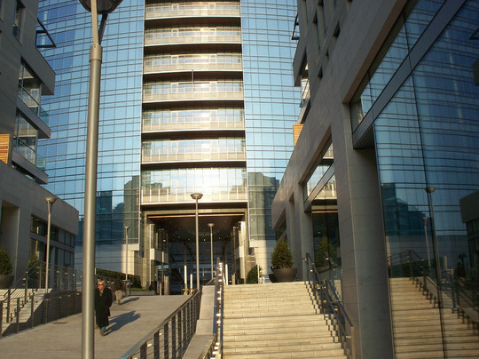 盖·奥兰蒂广场-米兰必去景点