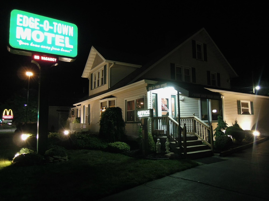 Edge-O-Town Motel LLC.主图