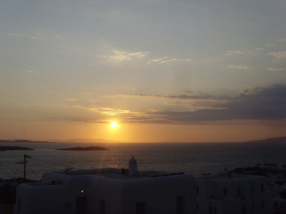 Sunset Party at Elysium Hotel-米克诺斯镇必去景点