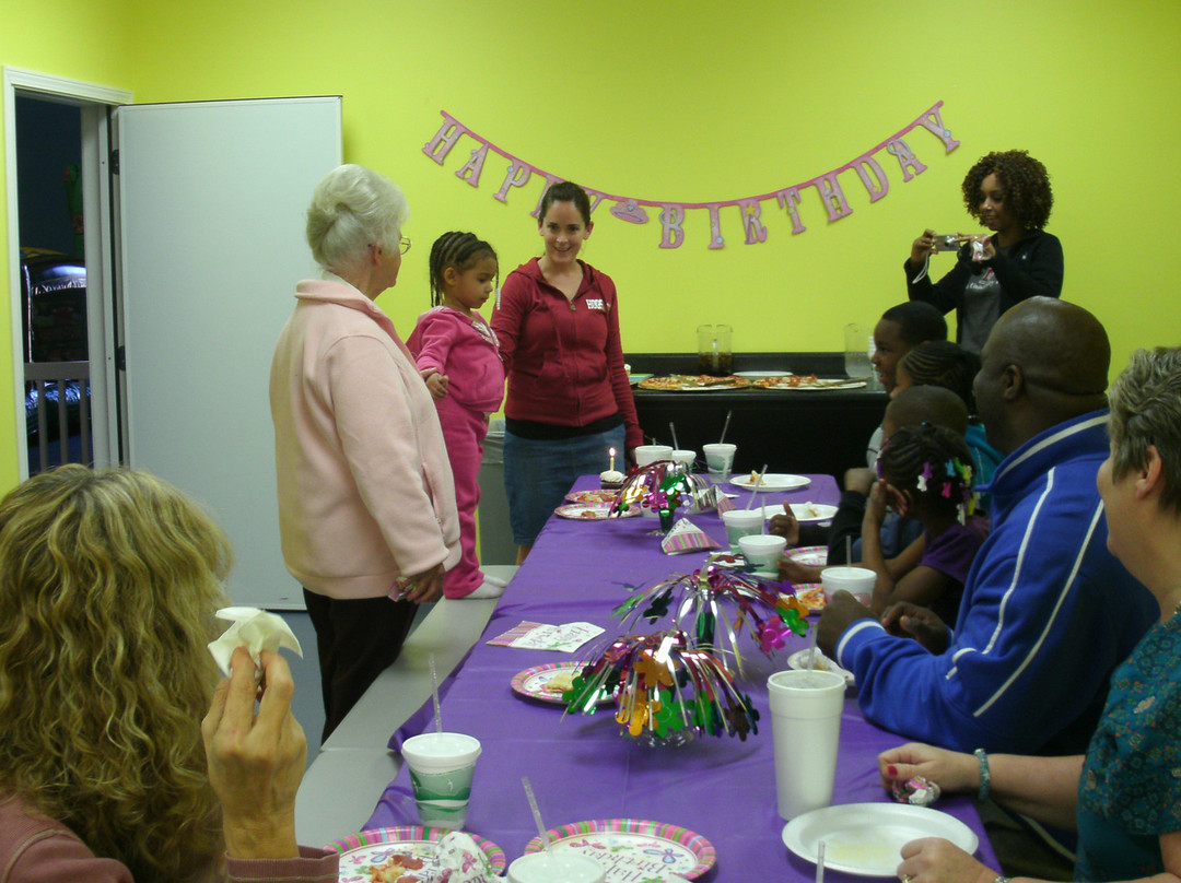 Jump-N-Joey's-布卢明顿必去景点