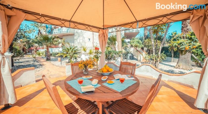 La Mimosa Guest House