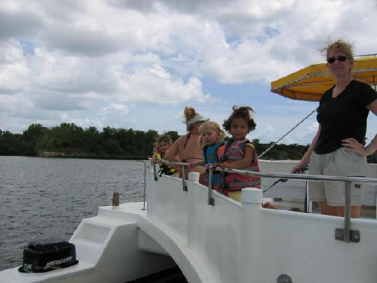 Sunny Island Tours-拉罗马纳必去景点