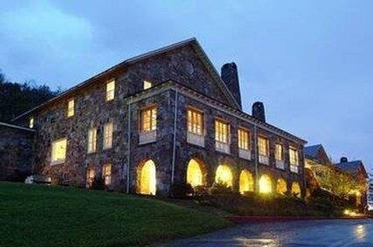 Lindside酒店住宿-Mountain Lake Lodge