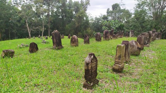 Mahligai Tomb Complex-Barus必去景点