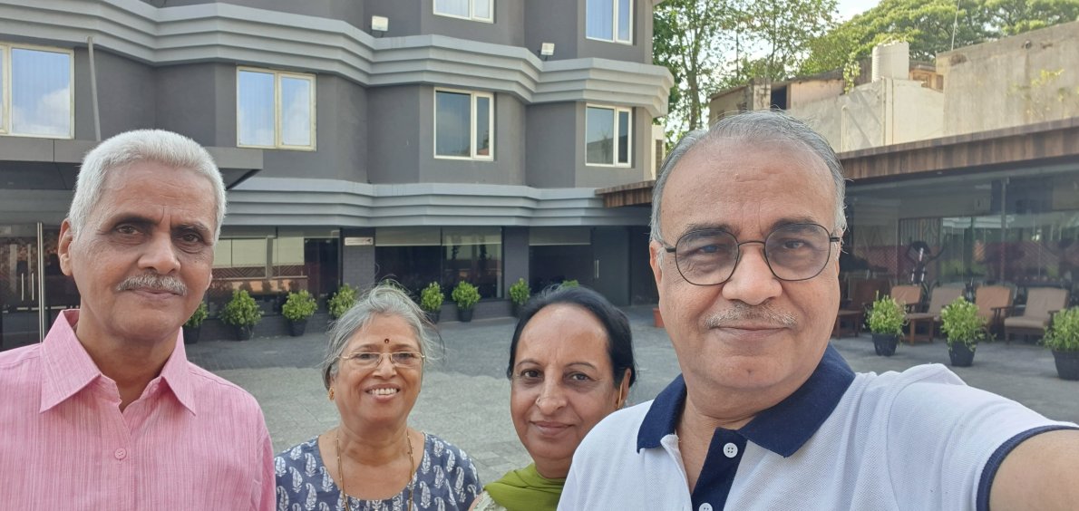 Ginger Bharuch-浴室