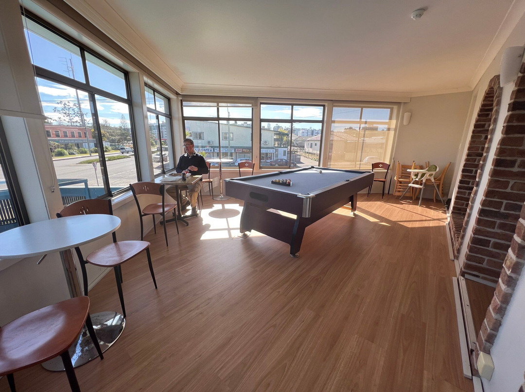 东港汽车酒店主图