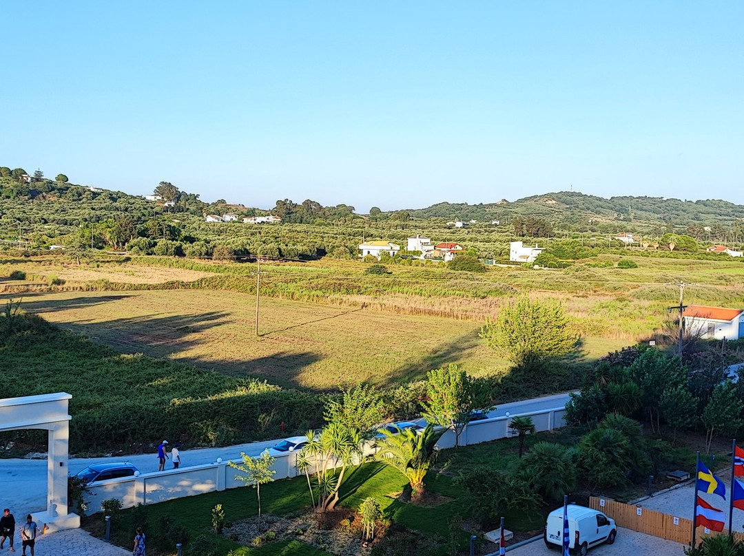 Ninos Grand Beach Resort主图