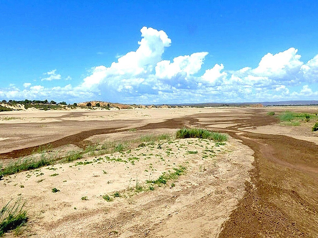 Pont sur la Rivière Fihérénana景点图片