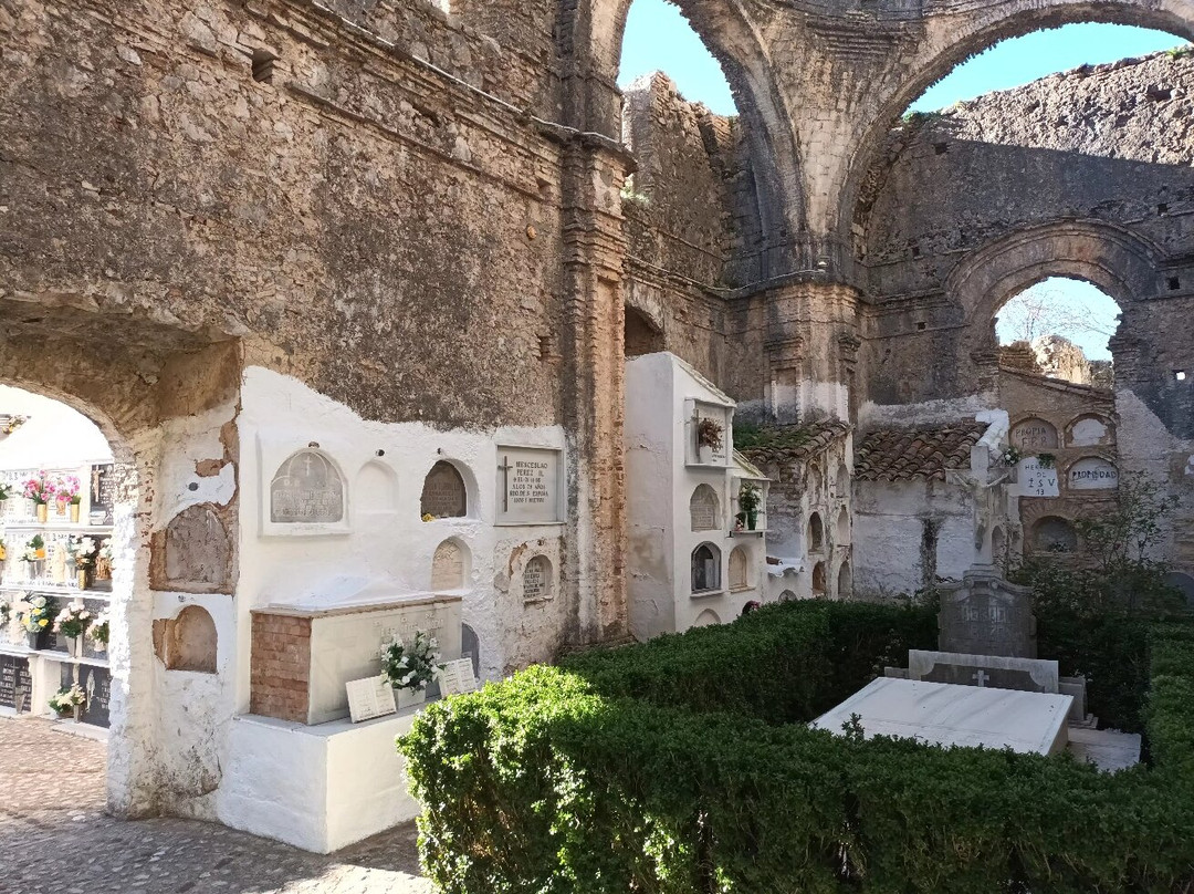 Cementerio de Villaluenga del Rosario景点图片
