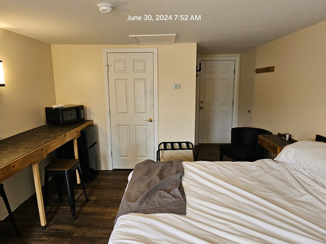 Colebrook C.C. & Motel主图