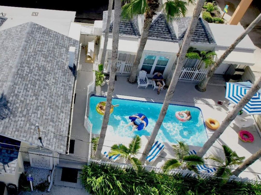 Bungalow Beach Resort主图