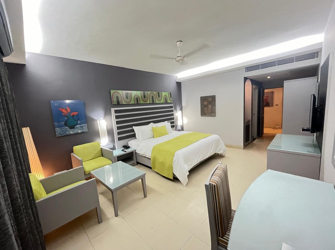 Regenta Baywatch Resort主图