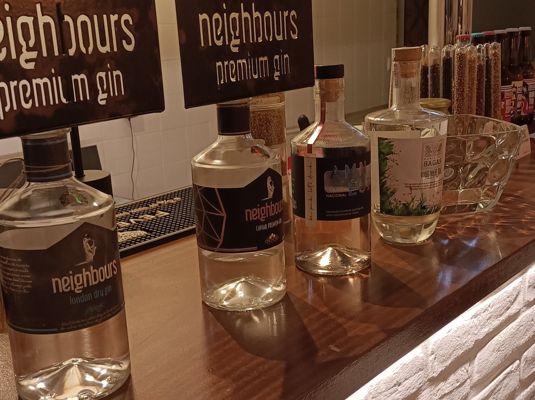 Apóstolos Ginoteca & Bar