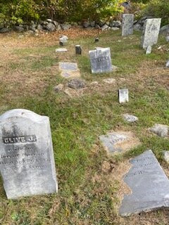 Andrews Hill Cemetery景点图片