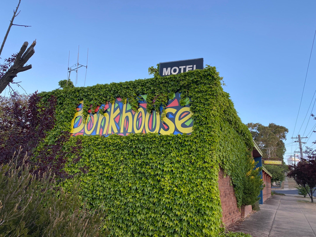 Bunkhouse Motel主图