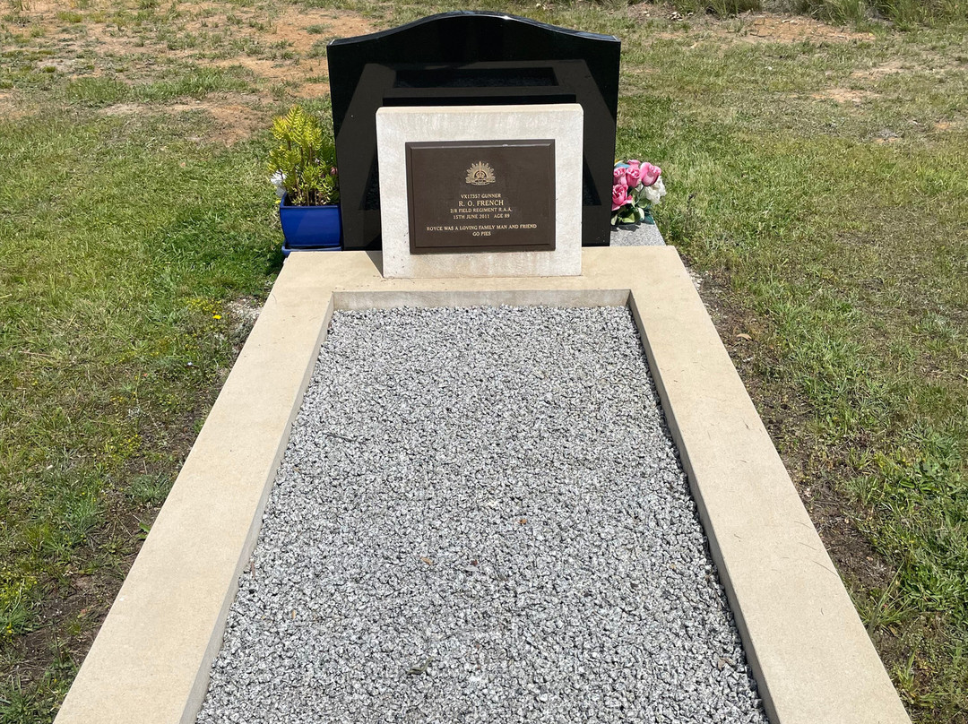 Briagolong Cemetery-Briagolong必去景点