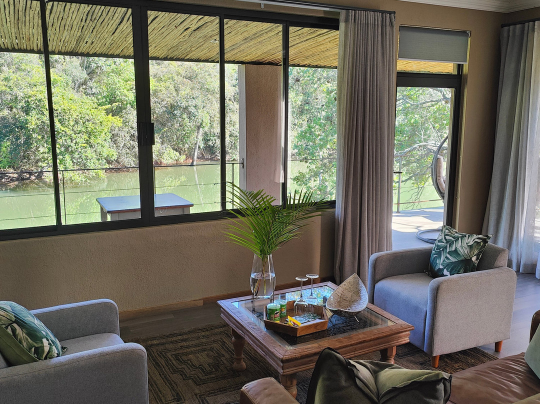 Bambuu Lakeside Lodge主图