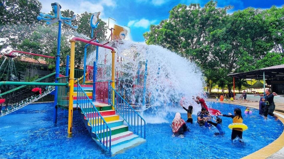 Water Splashin Themepark Lagoon Resort Melaka City - By YouBNB Homestay Melaka